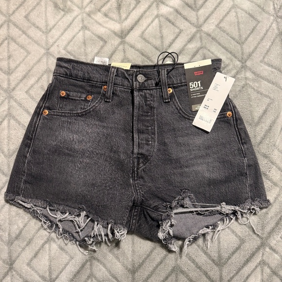 NWT Levi’s 501 Premium Cutoff Denim Short 25 - Picture 1 of 6
